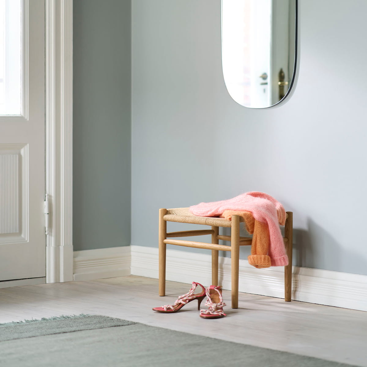 J83 bench in lacquered natural oak